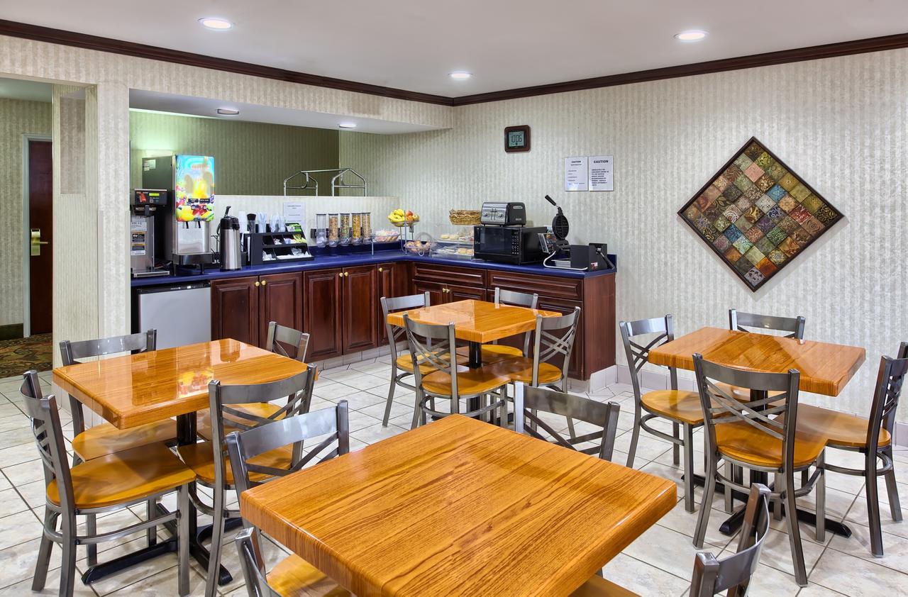 Country Hearth Inn Of Knightdale Buitenkant foto